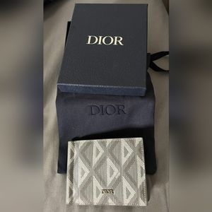 Brand new dior wallet comes with certificate and receipt